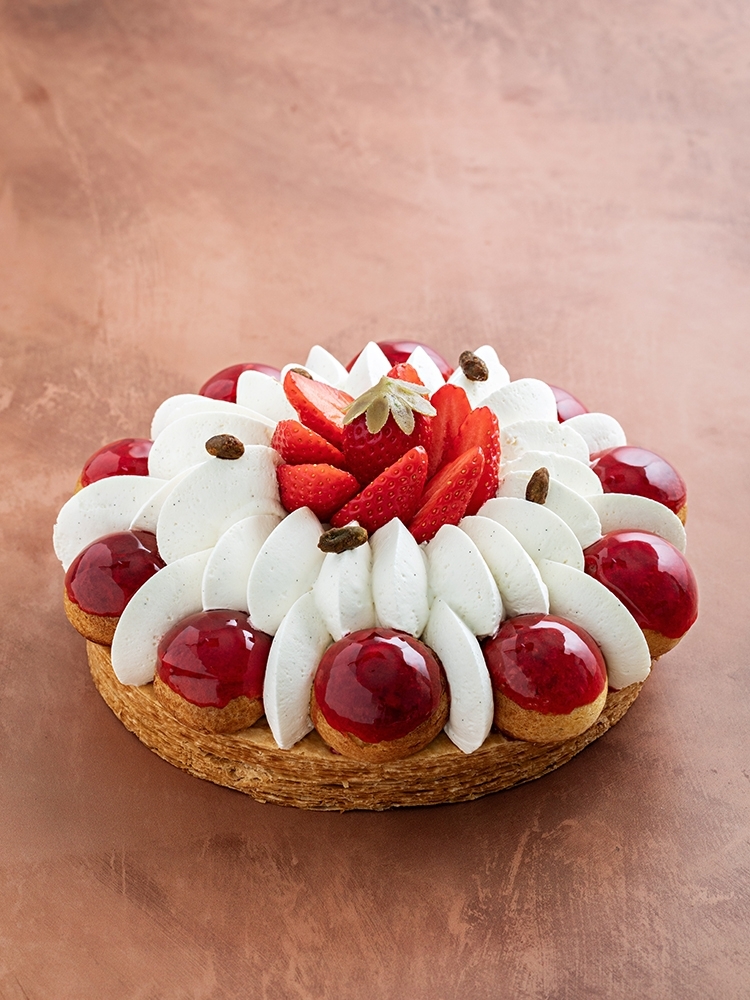 Saint-Honoré Fraise Pistache | La Patisserie Cyril Lignac