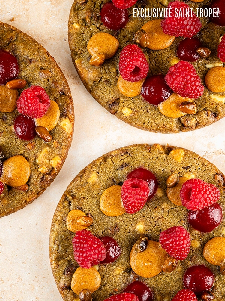 Pistachio Raspberry XL Cookie | La Patisserie Cyril Lignac