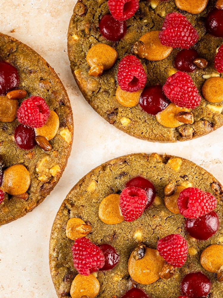 Pistachio Raspberry XL Cookie | La Patisserie Cyril Lignac