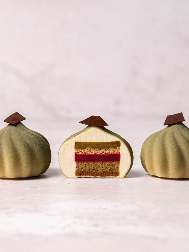 Pistachio Raspberry Craquant | La Patisserie Cyril Lignac