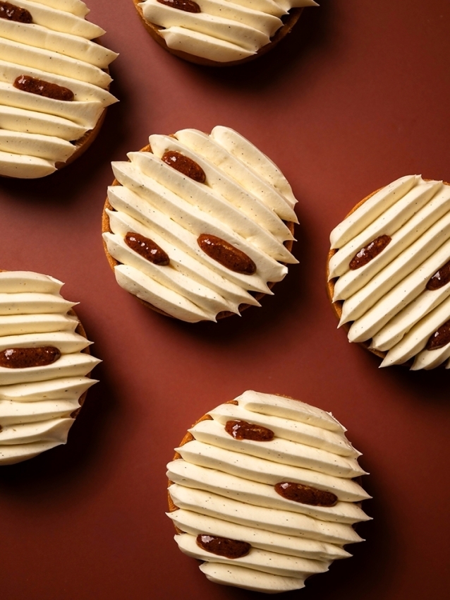 Vanilla Chocolate Tonka Tart Individual | La Patisserie Cyril Lignac