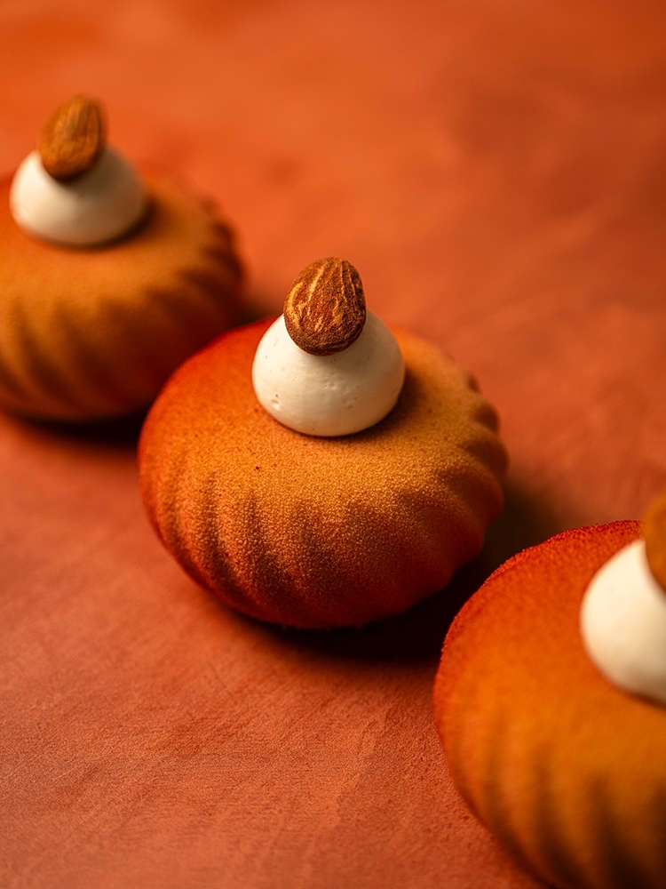 Amande Mandarine La Patisserie Cyril Lignac