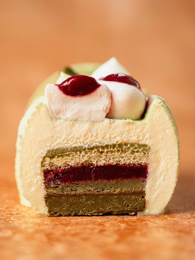 Bûche Pistache Framboise La Patisserie Cyril Lignac