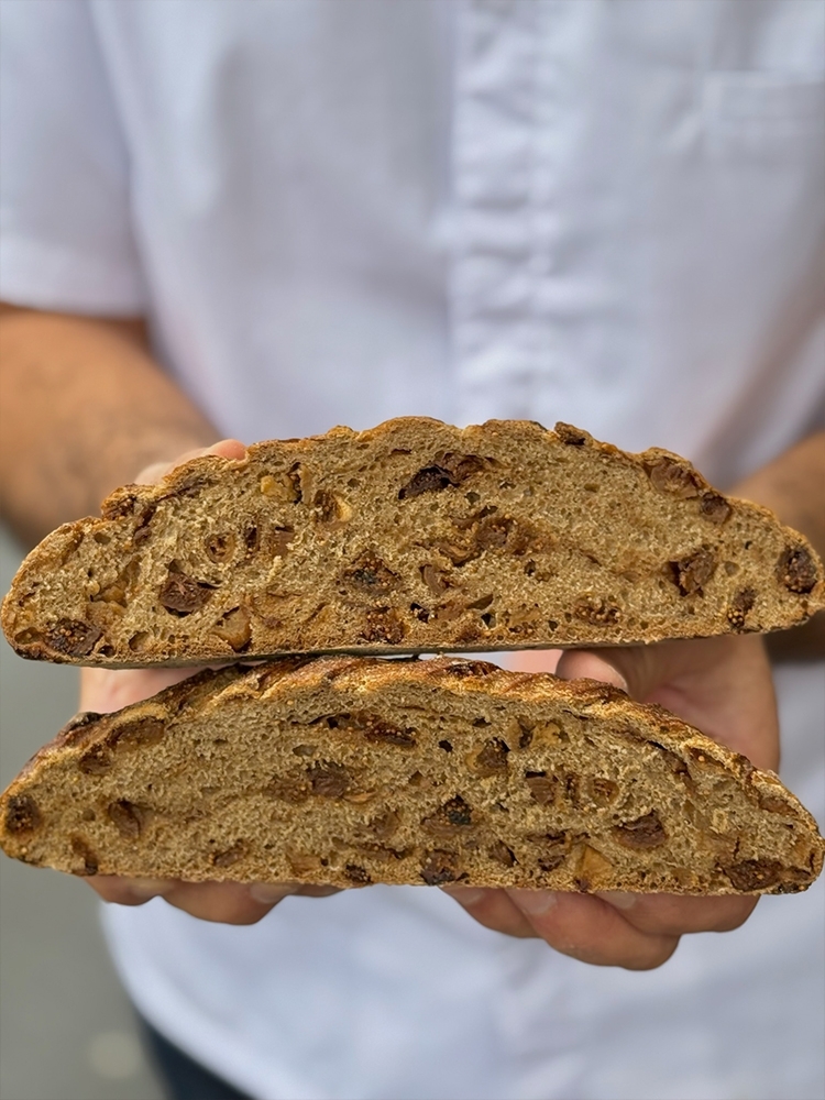 Country Bread with Figs | La Patisserie Cyril Lignac