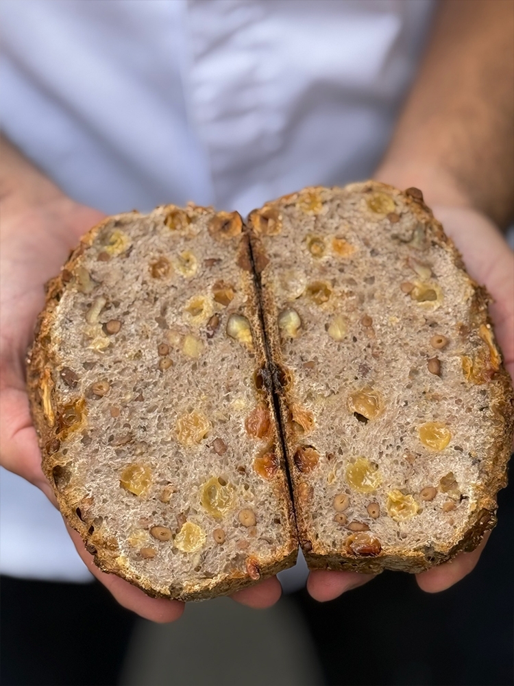 Pain Sarrasin et Fruits Secs La Patisserie Cyril Lignac