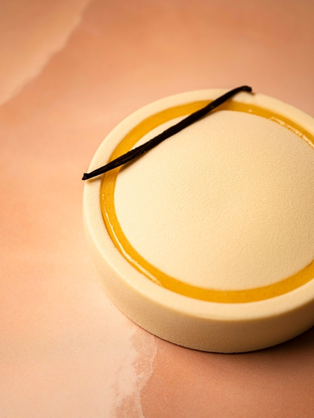 Pear Vanilla | La Patisserie Cyril Lignac