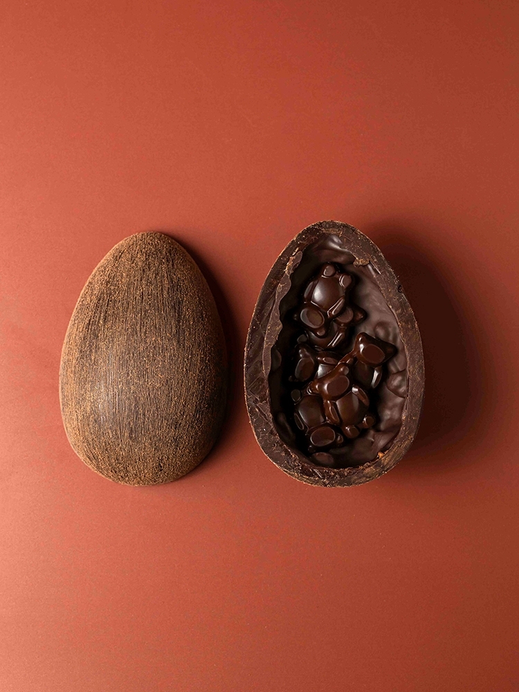 Dark Easter egg | La Patisserie Cyril Lignac