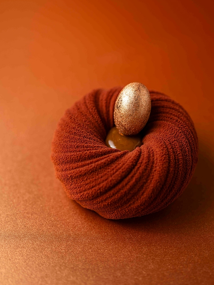 Easter individual entremets | La Patisserie Cyril Lignac