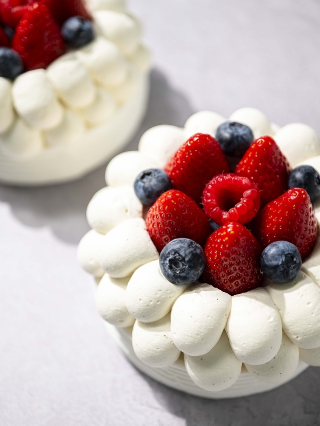 Pavlova Fruits Rouges La Pâtisserie Cyril Lignac