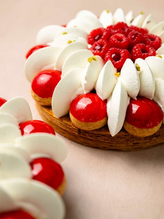 Saint Honoré Framboise Pistache La Pâtisserie Cyril Lignac