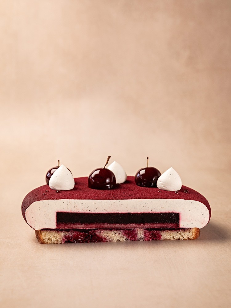 Entremets Cerise | La Patisserie Cyril Lignac