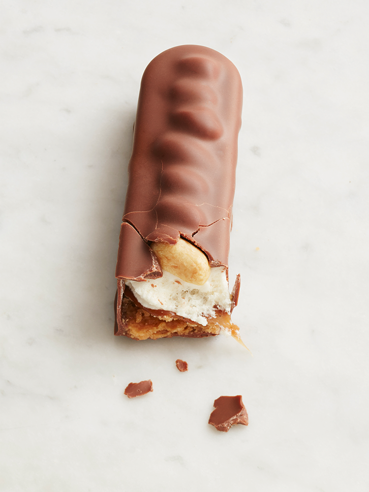 Barre chocolatée Biscuit Caramel Nougat Cacahuète | La Patisserie C...