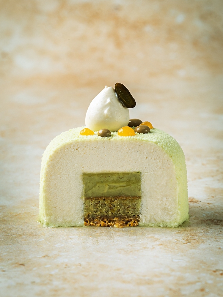 Individual Pistachio & Vanilla Entremets | La Patisserie Cyril Lignac